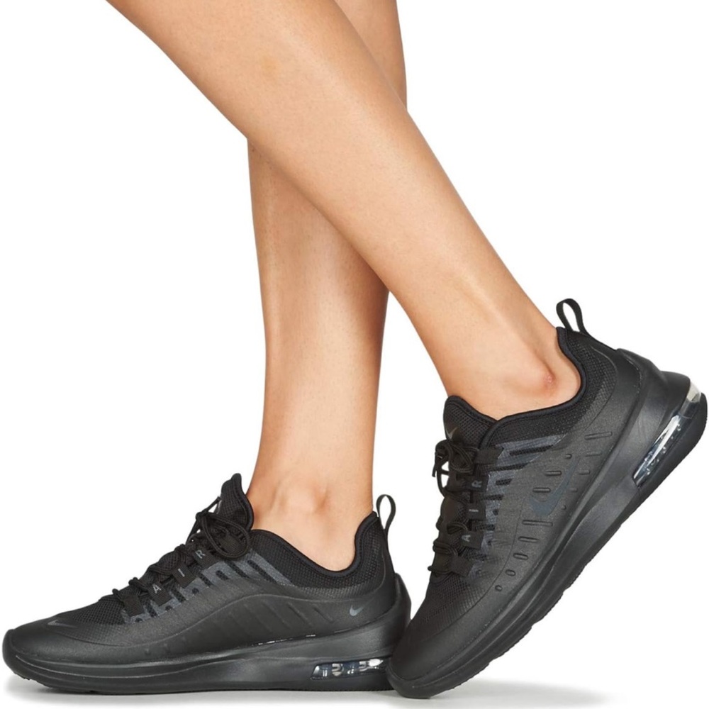 Nike Air BLACK Size 7.5